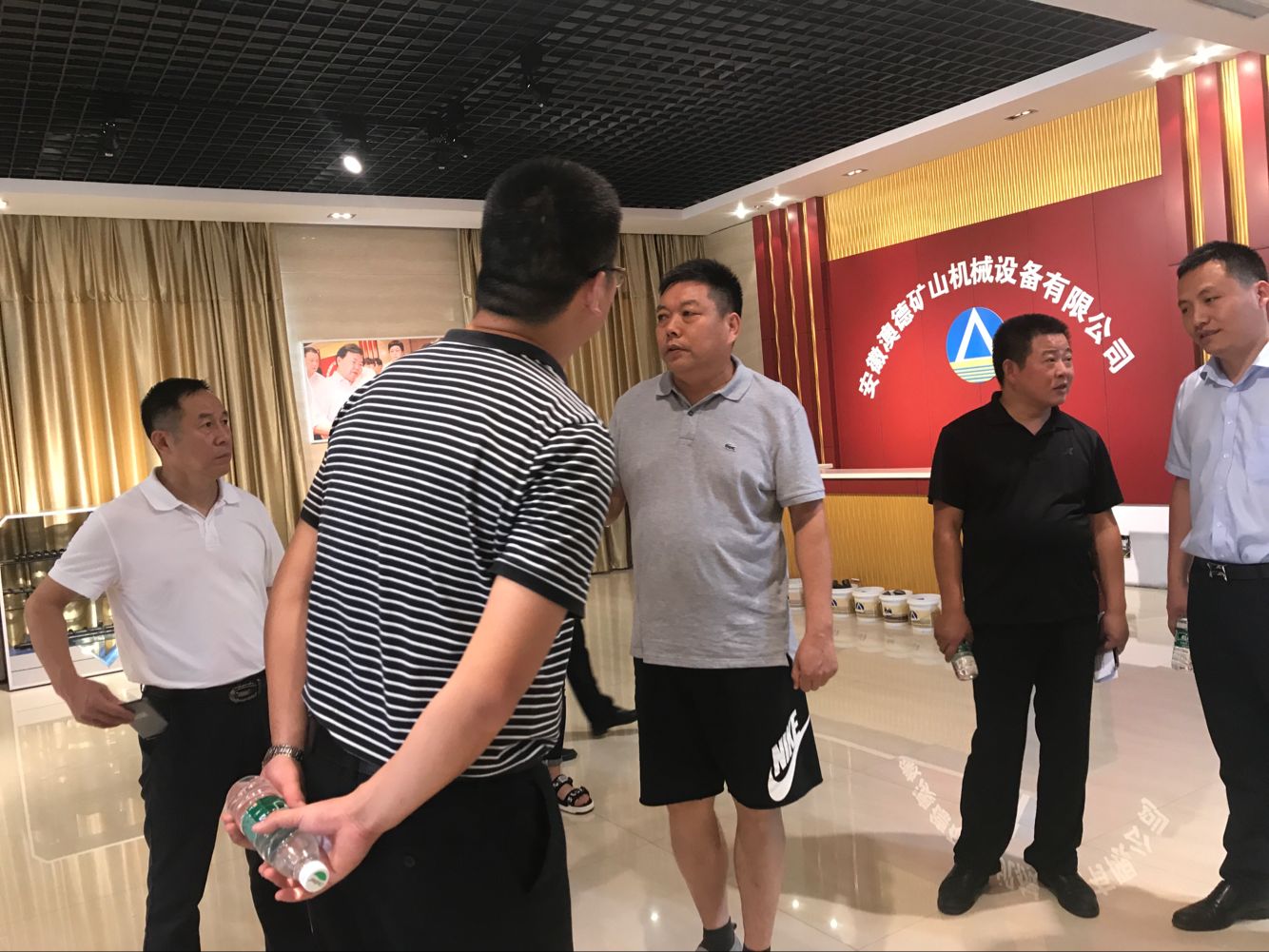 组织部领导检查党建工作