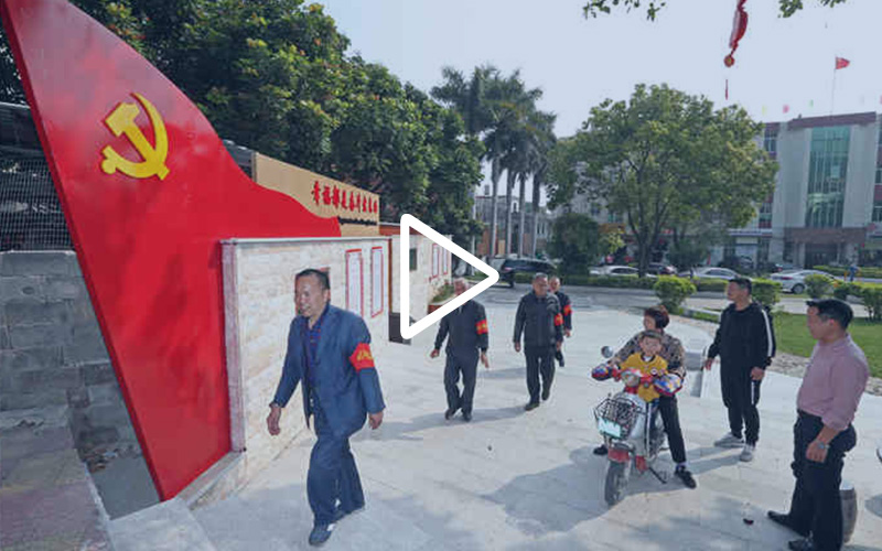 小区积极开展党建活动