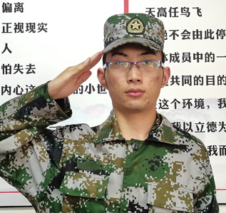 优秀教官：刘英杰