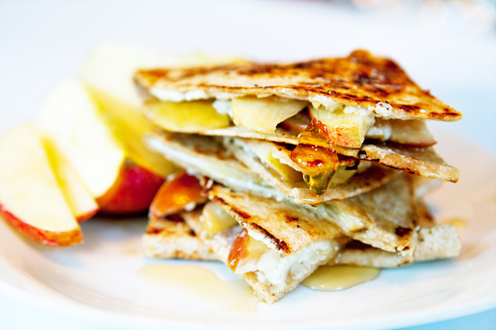 6. 苹果，山羊奶酪和蜂蜜玉米饼
