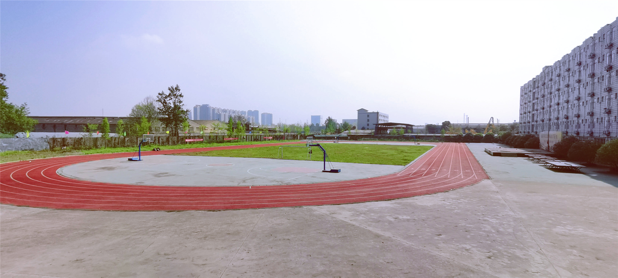 立德操场全景