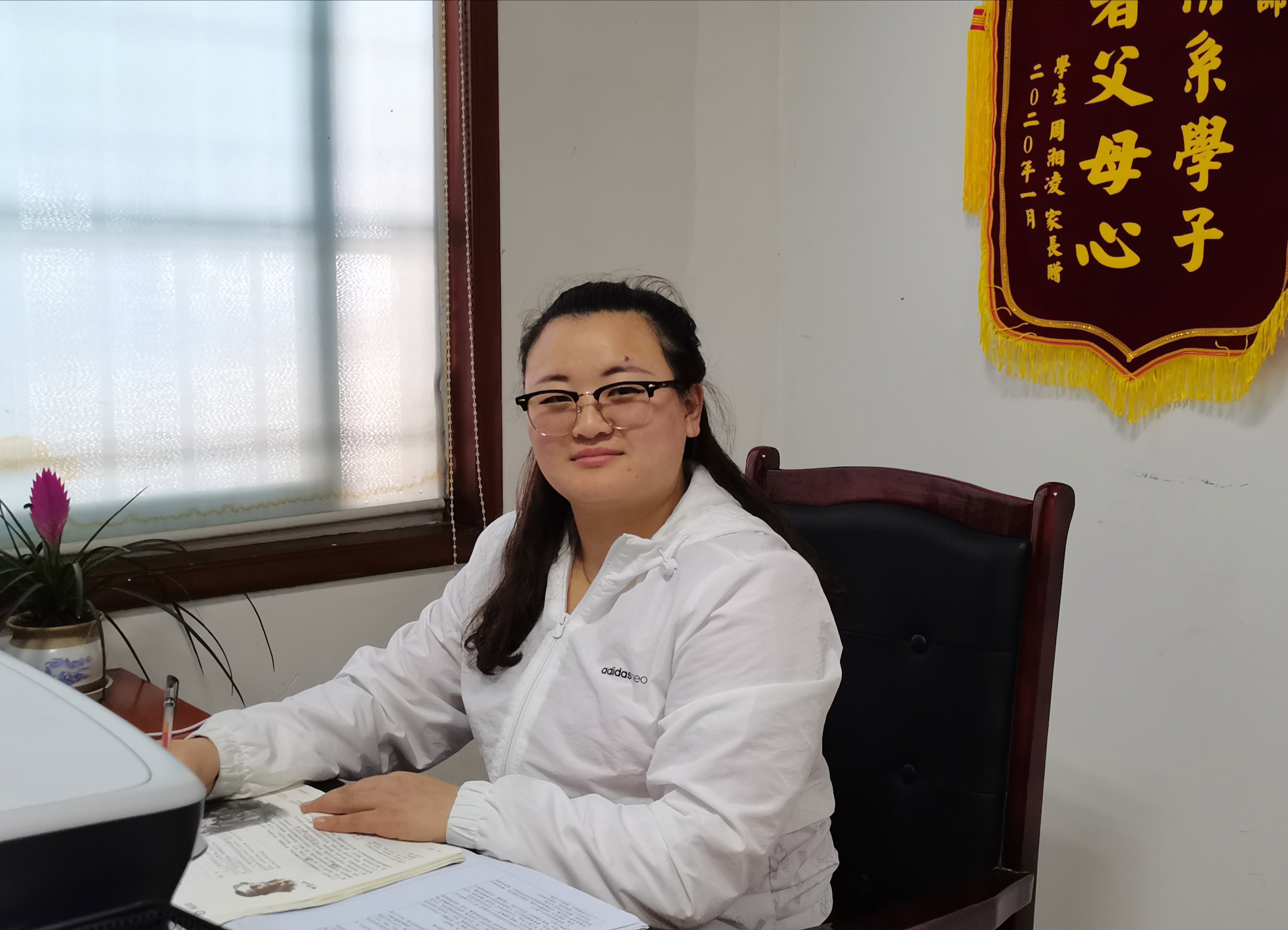 优秀班主任、语文教师：杨茹
