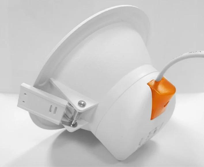 嵌入式雷达感应筒灯