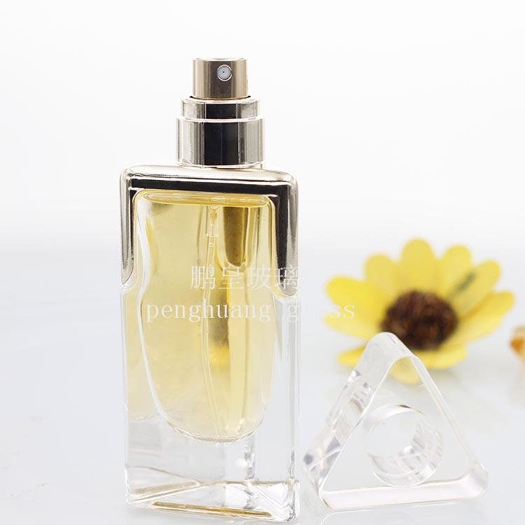 30ml 新款三角型鑲嵌邊香水瓶配齊肩三角形亞克力蓋子