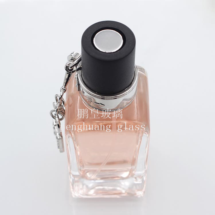 50ml 新款方形香水瓶配新穎設計連體旋轉蓋子噴頭 佩飾配套出廠