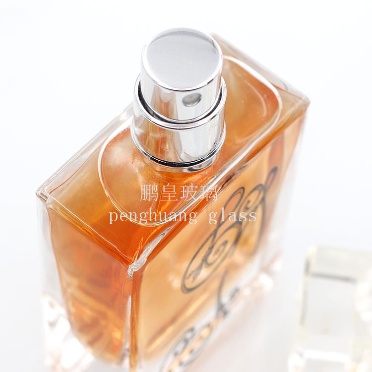 50ml經(jīng)典方形香水瓶配亞克力蓋子
