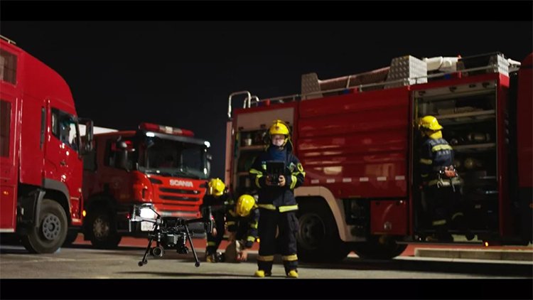 火场起降两千架次，这是一份教科书级的消防指南