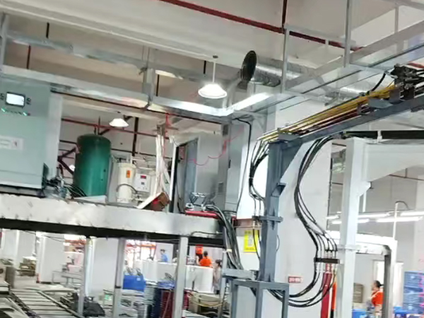 电热水器高压发泡机 电热水器高压发泡机