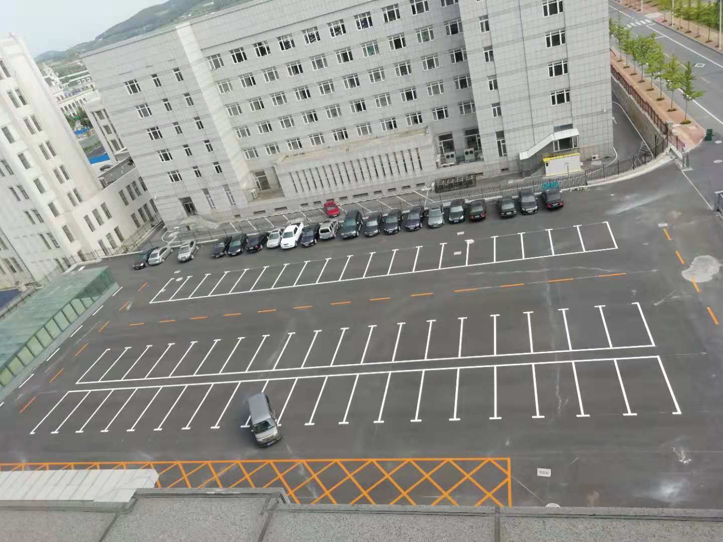 道路划线施工