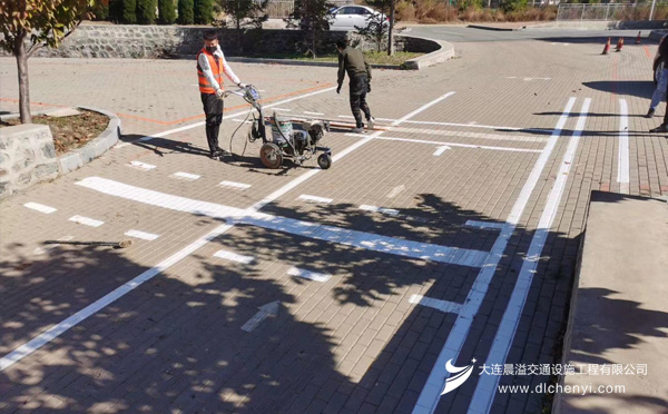 大连开发区道路划线