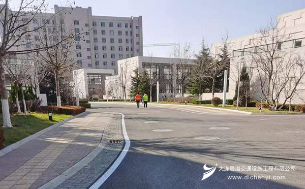 大连企业园区道路划线施工案例