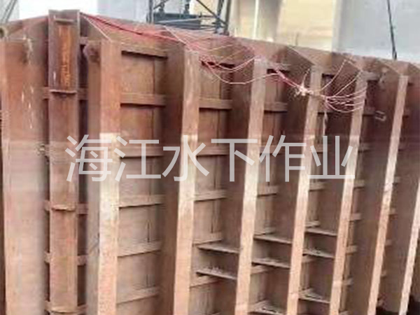 单层钢围堰水下切割