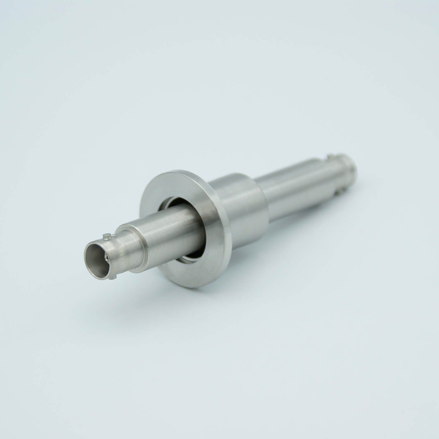 MHV 同轴馈通件，1 针，接地屏蔽，双端，1.18“ QF / KF 法兰