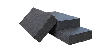 镁铬砖厂家针对钢铁的利用价值