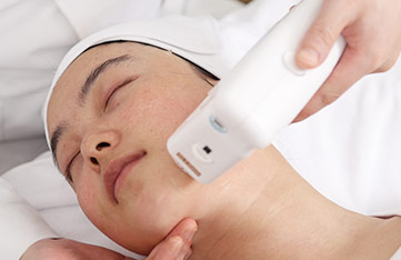 <span style="color:#4D2C0A;"><span style="font-family:Microsoft YaHei;font-size:24px;color:#4D2C0A;">多维立体抗衰</span></span>