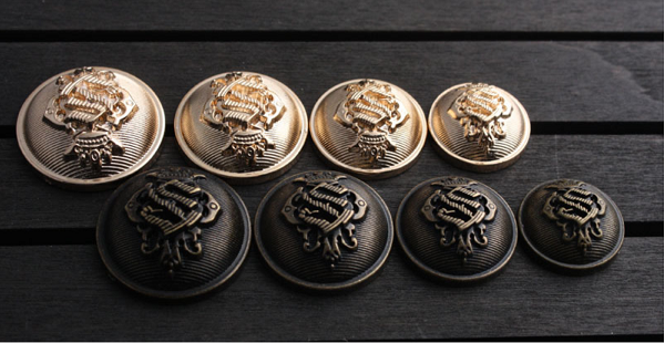 Button 024