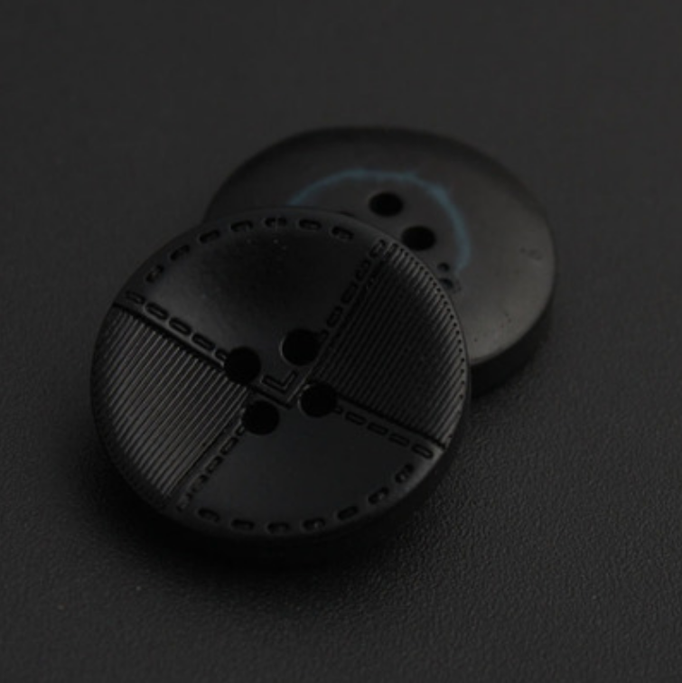 Button 010