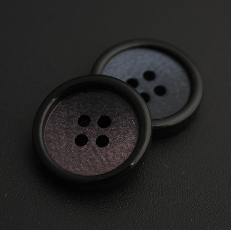 Button 012