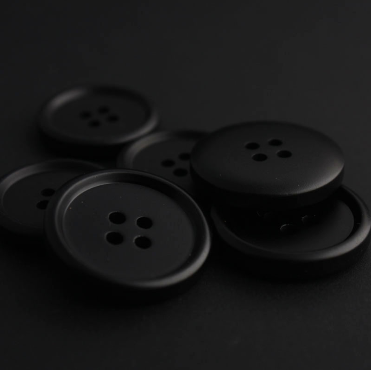 Button 015