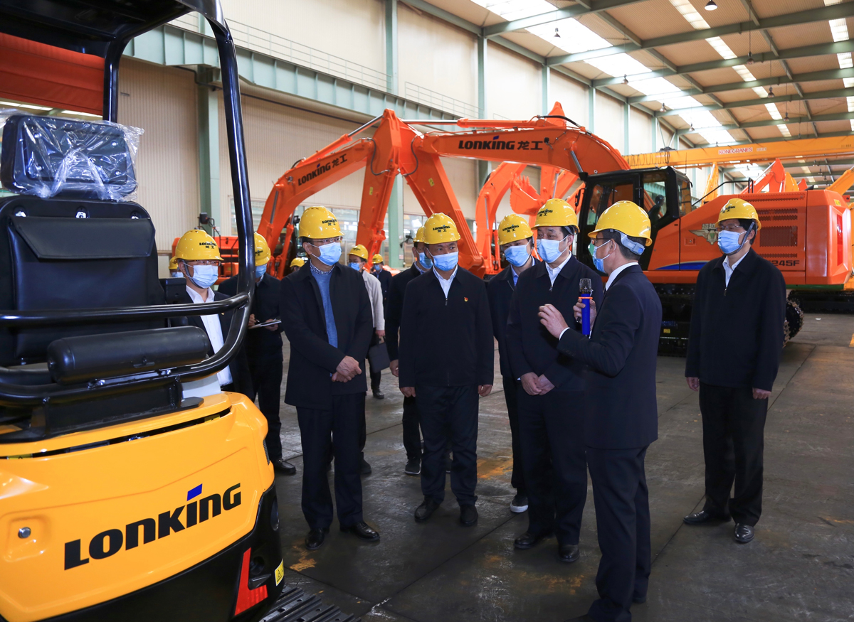 福建省委常委、組織部部長楊賢金一行深入龍工龍巖基地視察調研