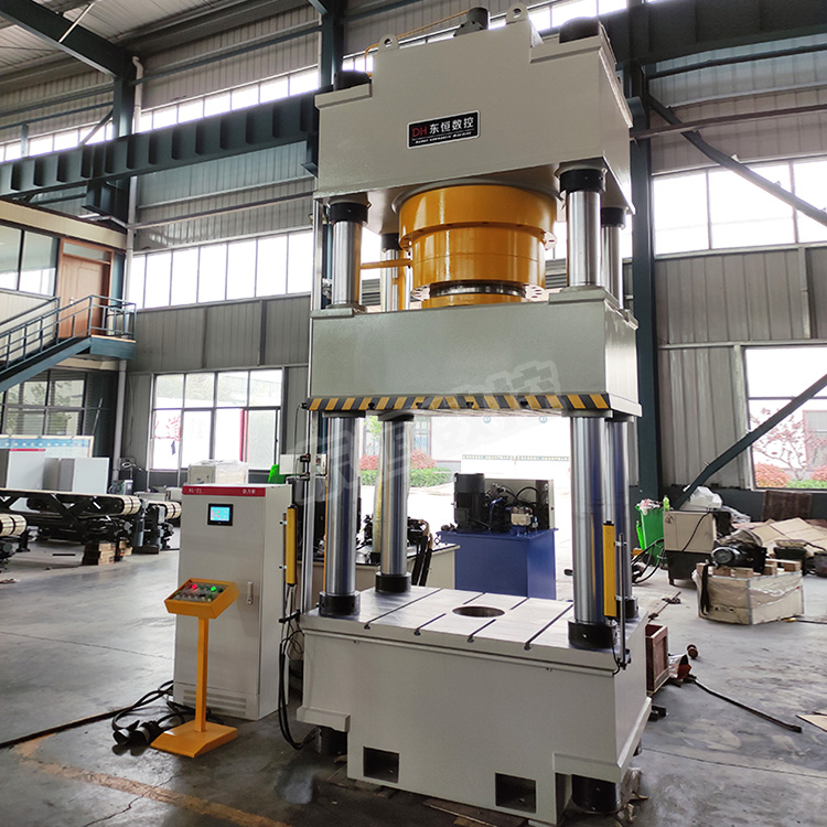 800吨四柱液压机