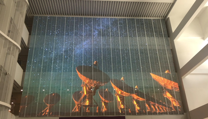 苏州禧华医院室内P3.9透明屏200平方