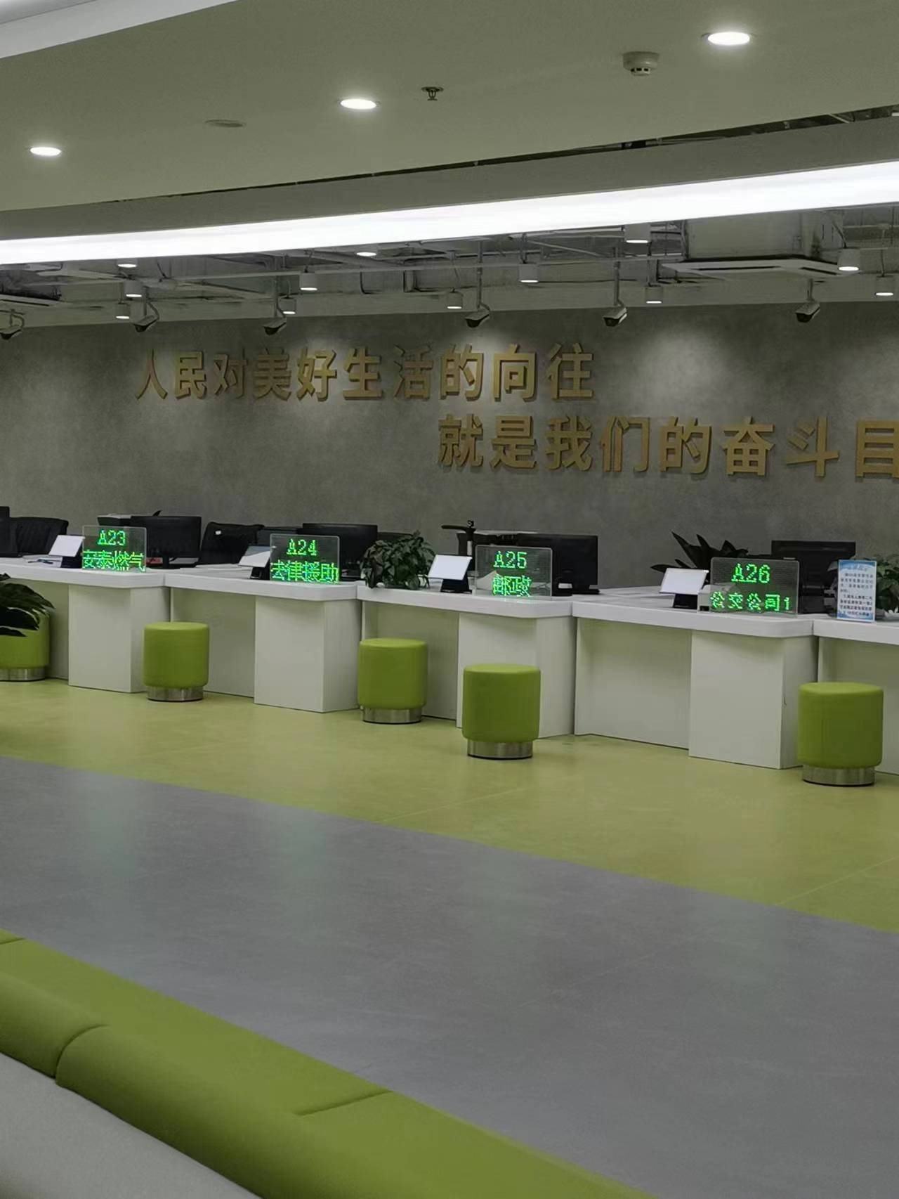 山东泰安市P10光电玻璃桌牌130套投入使用  国佳出品 行业一线品牌