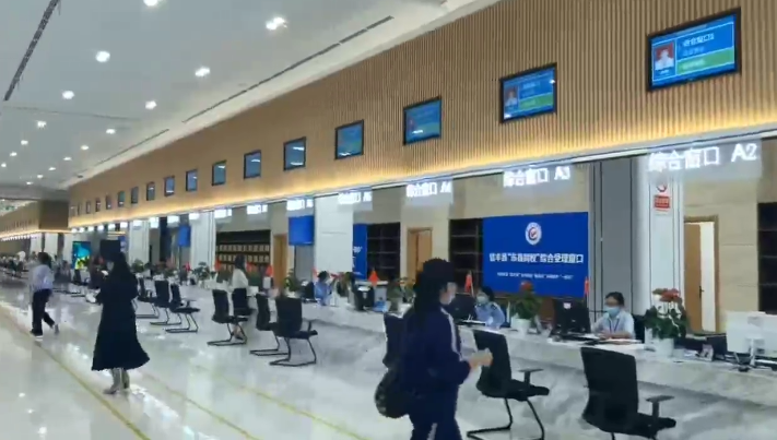 赣州税务中心LED光电玻璃叫号屏上线  国佳出品  全球第一品牌 案例排第一