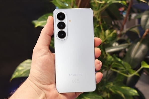 全球首款2nm旗舰卖爆！三星Galaxy S26系列销量突破150万台