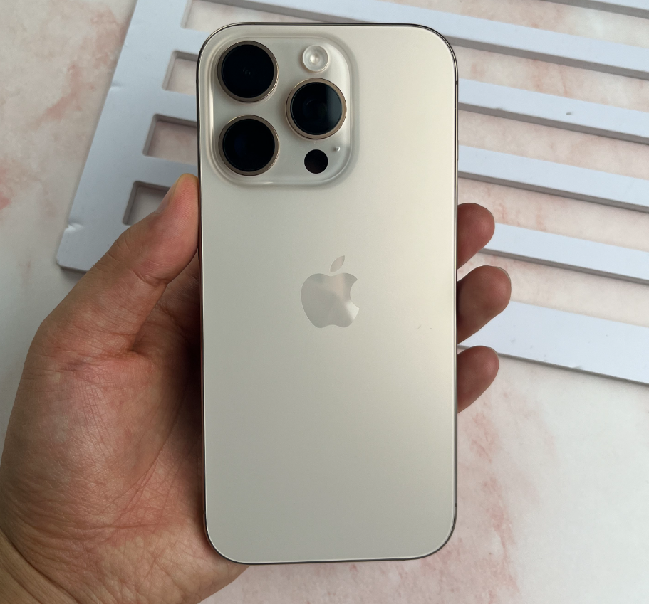 苹果不讲武德？iPhone 16 Pro降幅高达2500元，果粉终于等到了