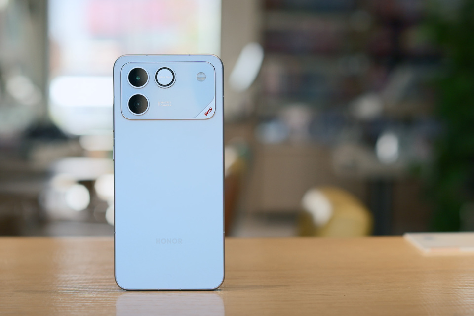 等了等又赢了！2026年出手，骁龙8至尊版手机2、3000元就可到手