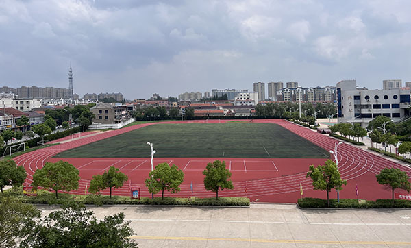 建湖县上冈实验初级中学（江苏）