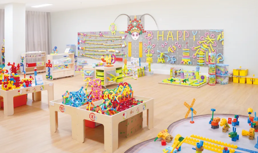 洪恩精品建构区丨小手搭世界，创意筑成长，在建构游戏中培养幼儿多元能力！