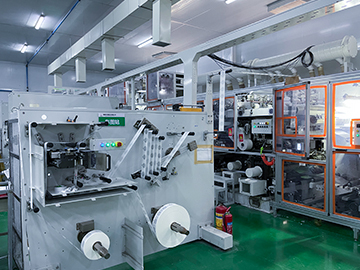 <span>Front waist adhesive machine</span>