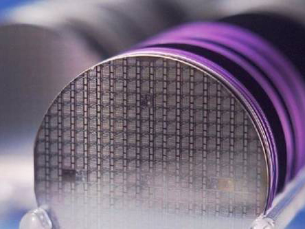 通过混合外延生长技术制造的 6 kV GaN p-n二极管