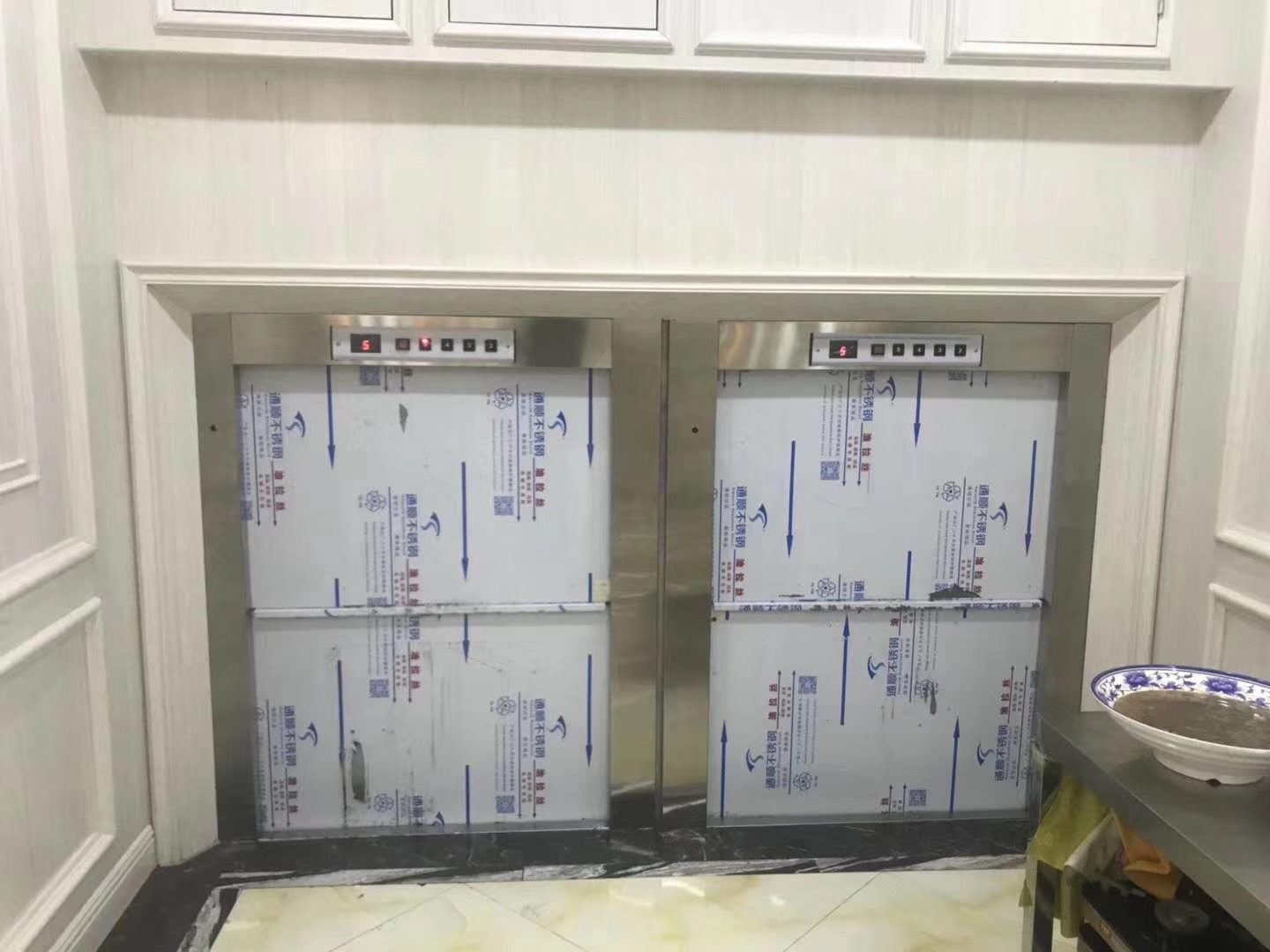 地平推车式传菜梯