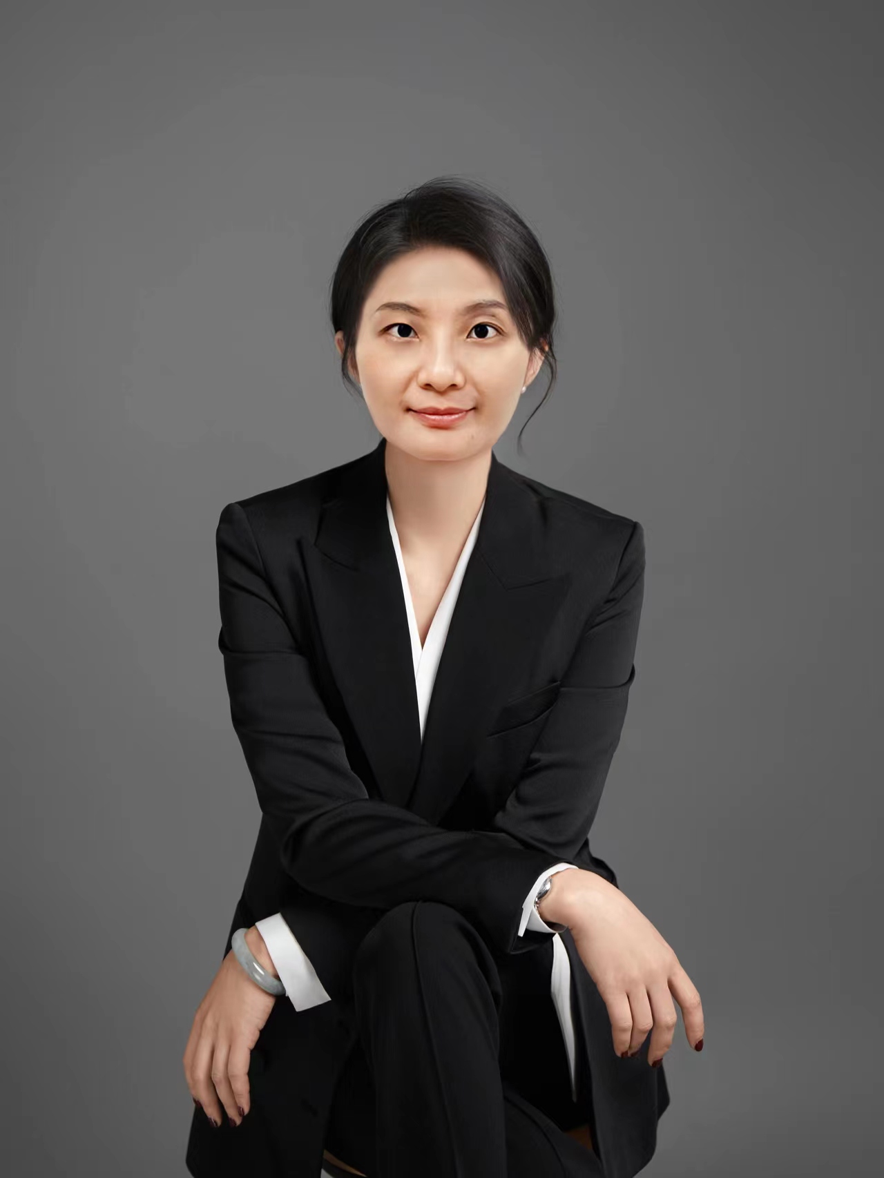 任君，资深专利代理师，专职从事电子信息工程的专利代理工作，具有上千件以上的专利申请代理以及专利审查意见答复经验。