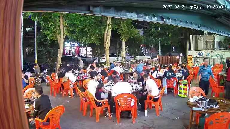 （速转网推荐）友谊路可以外摆大排档