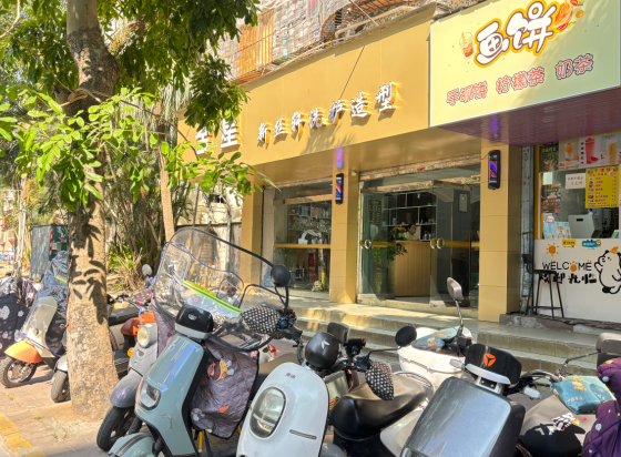 （速转网）免费推荐 友谊路小学旁边店面，租金9百，租金900