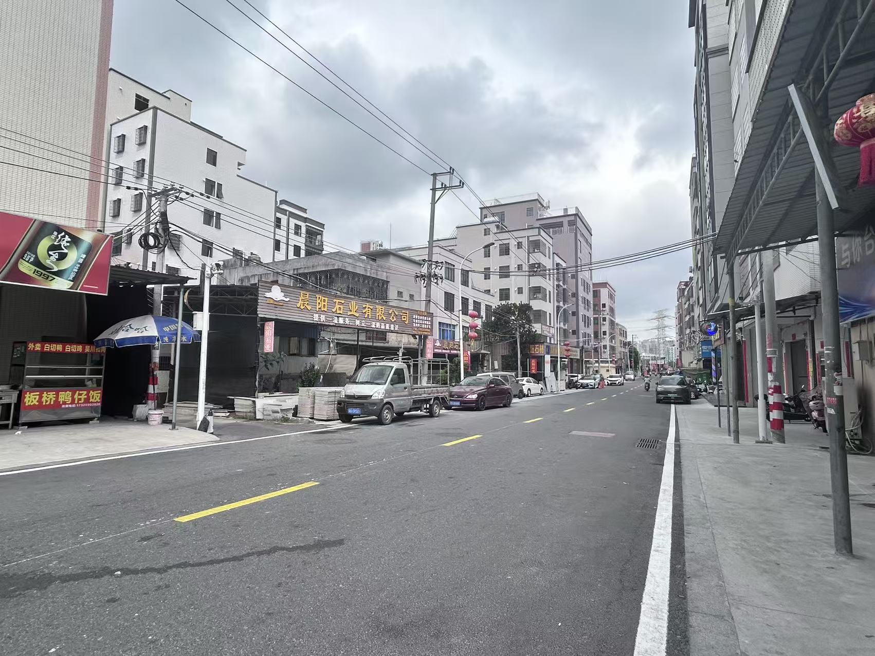 （速转网）免费推荐 赤坎东盟车城旁，路口，带外摆大排档