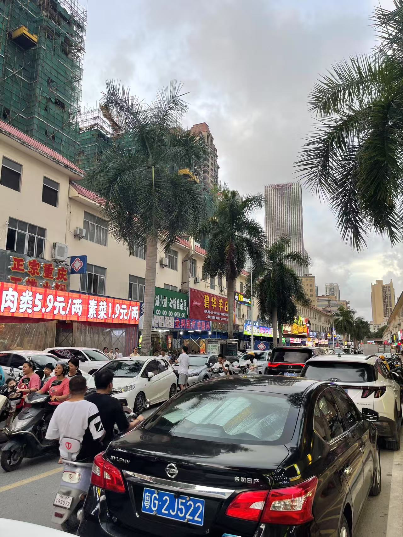 (速转网）免费推荐 万达附近，市场对面，大型小区中心