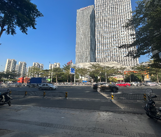 （速转网）免费推荐 万达商圈，附近高端人群，租金3888月