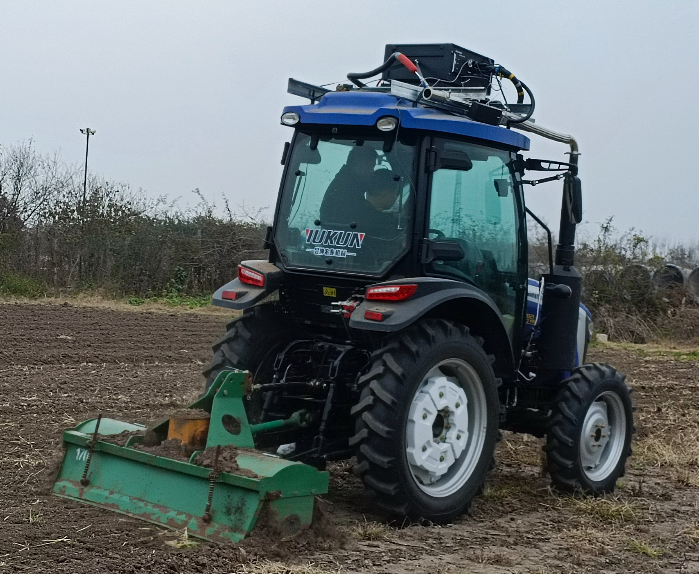 厦门通创便携式排放分析系统OBEAS6000应用于某国家级农用拖拉机质检中心