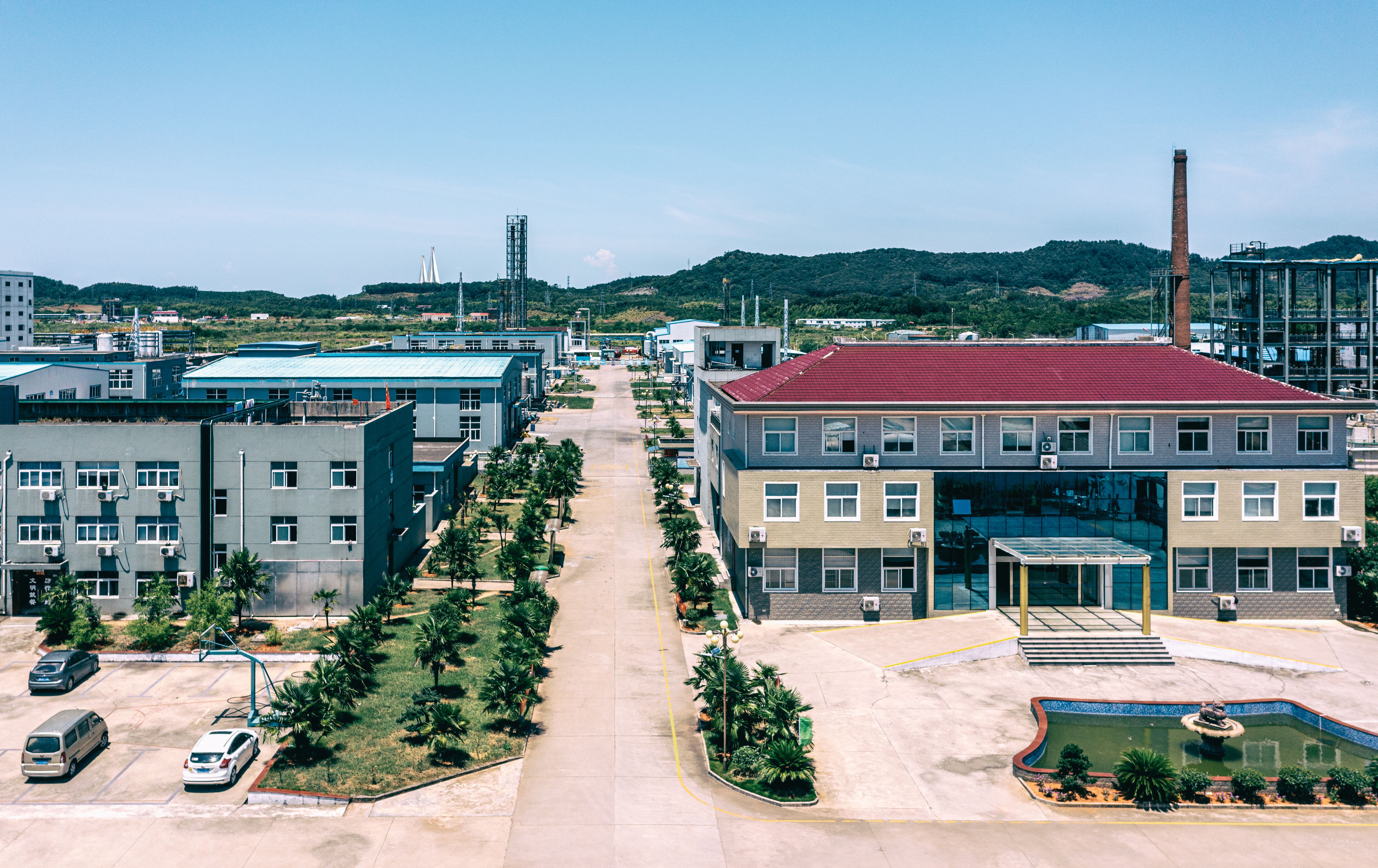 化工行业：看好新材料和精细化工