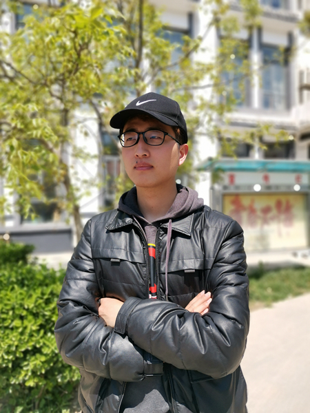速写组骨干教师朱红锦