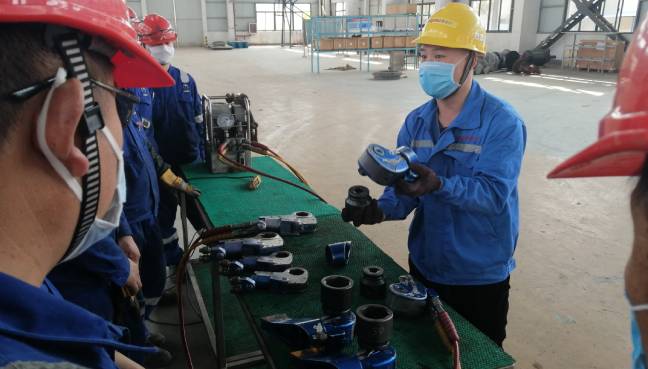 PRIMO普锐马液压扳手工程项目为施工队伍做培训