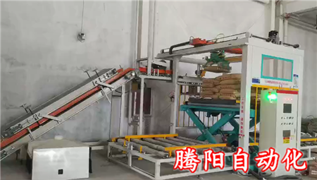 码垛机可以代替3-5名人工在工厂使用形式大好