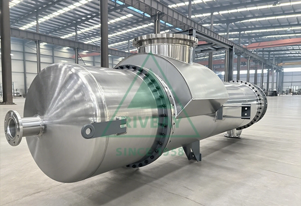 Methanol packed tower