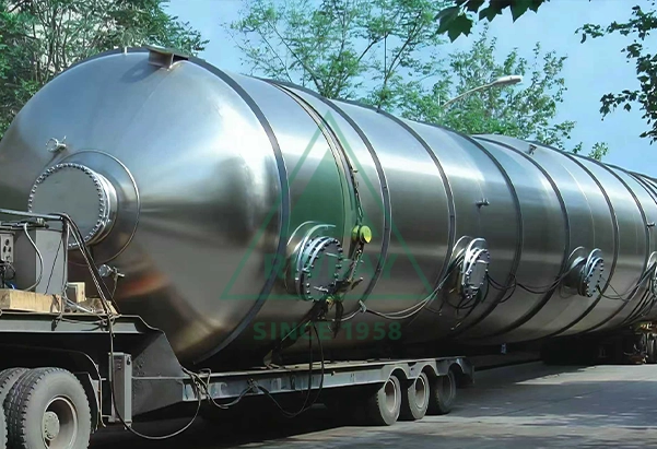 Acetic acid solvent recovery distillation tower