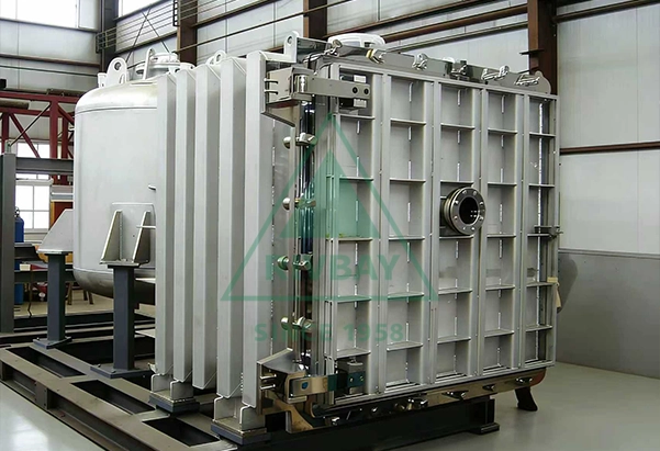Split-type freeze-drying chamber